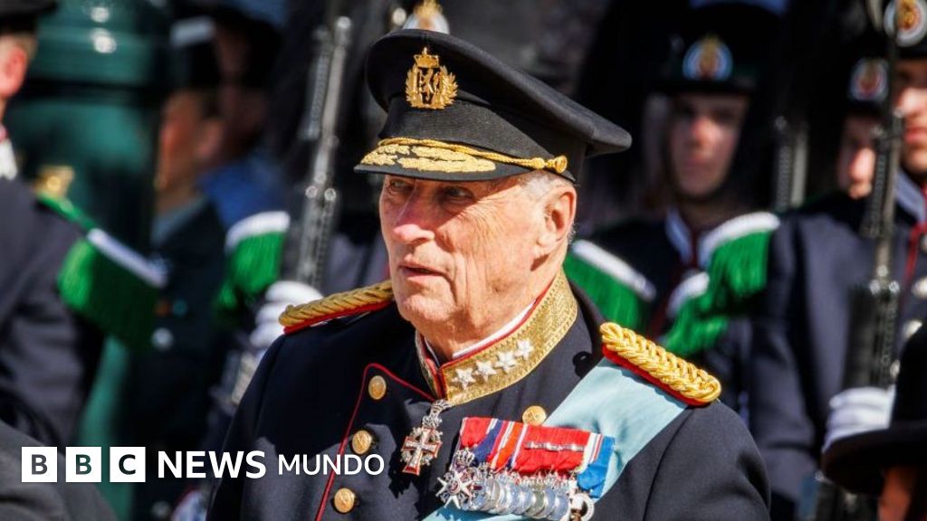 Muere a los 89 años Harald de Noruega, el rey que se casó con una plebeya y reformó la monarquía de su país