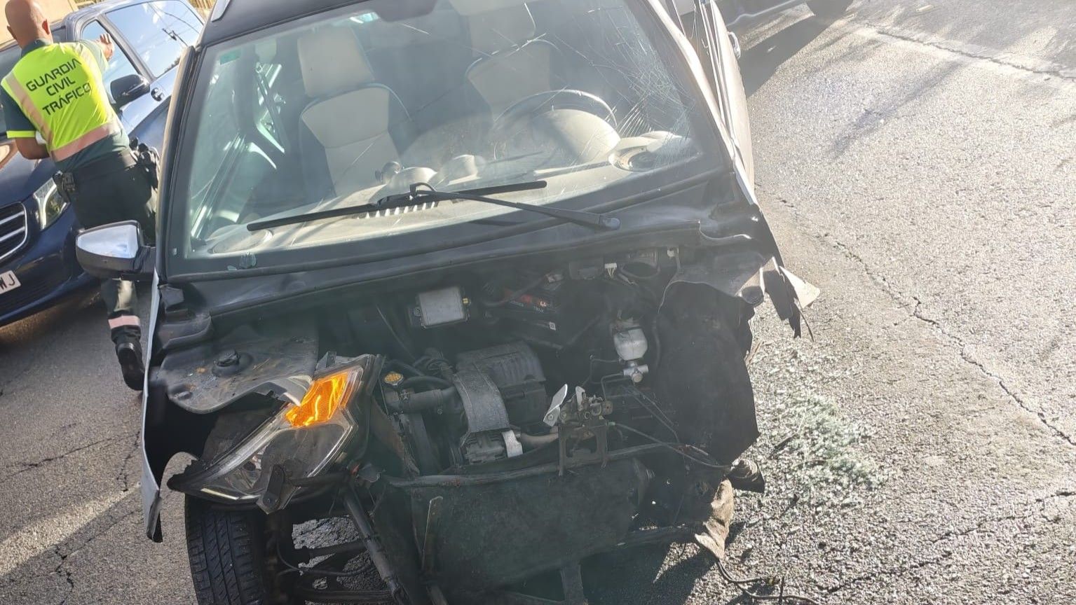 Evacuado al hospital el conductor de un coche sin carné tras un accidente múltiple en Bergondo (A Coruña)