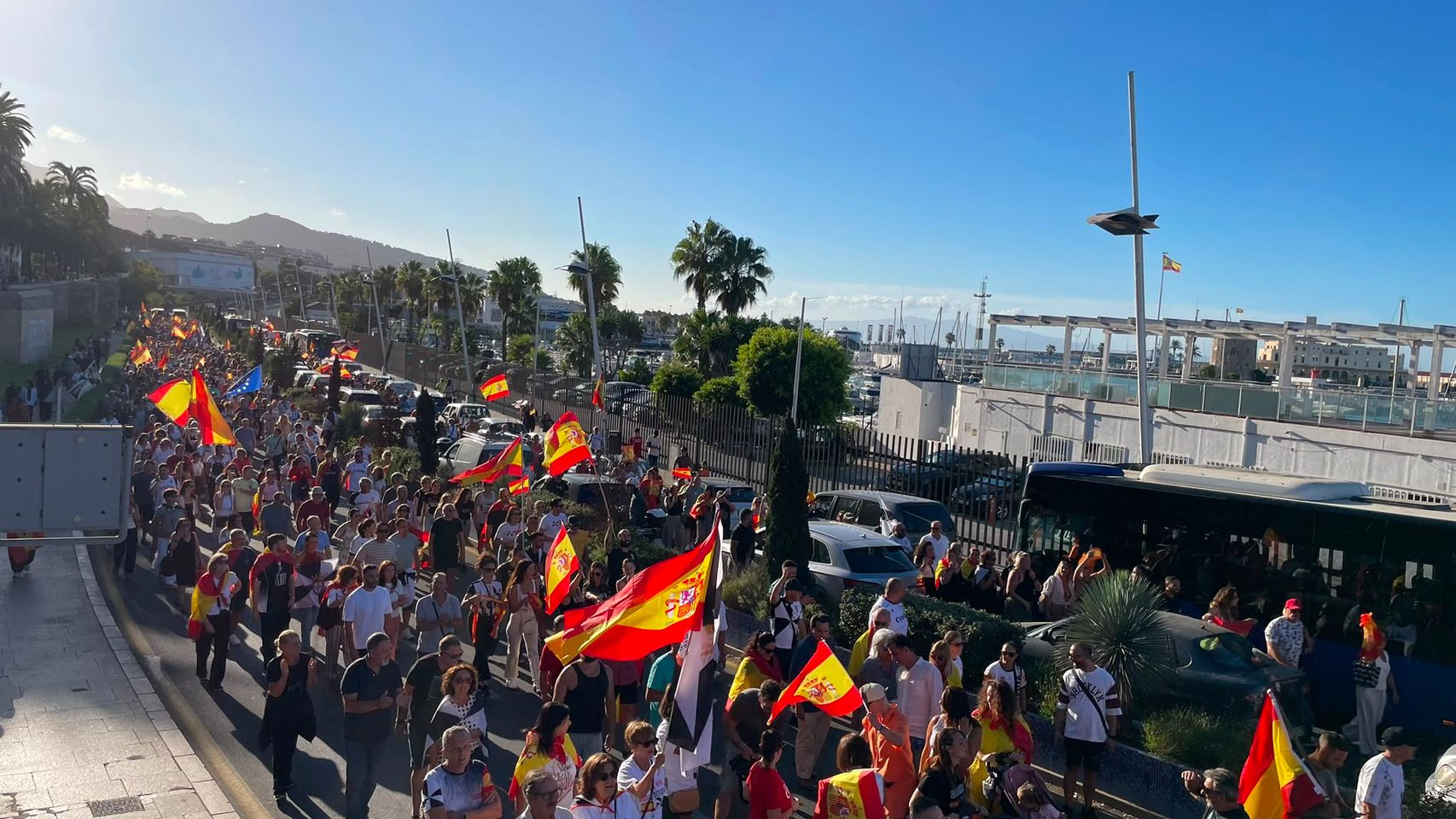 Los ceutíes suspenden la manifestación de este sábado ante la llegada de grupos ultras: "No formaremos parte del odio"