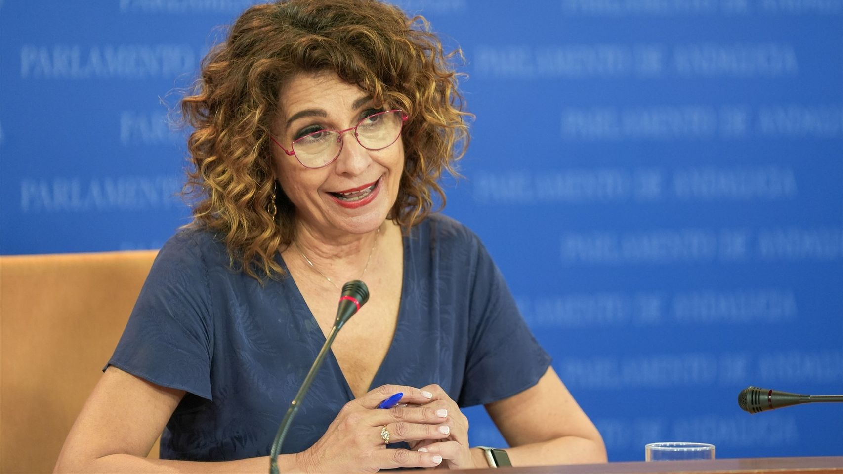 Montero acusa a Moreno de "ultraderechizarse" y "ejecutar la agenda de Vox" pese a su 'sí' a los 25 M€ para los niños de Ceuta