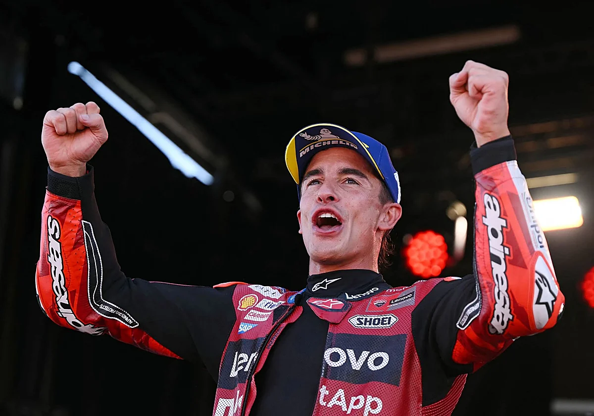 Los Márquez frenan la euforia de Bezzecchi y las Aprilia