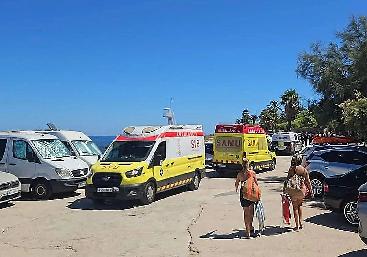 Un bañista de 70 años muere en Dénia tras saltar al mar desde un trampolín