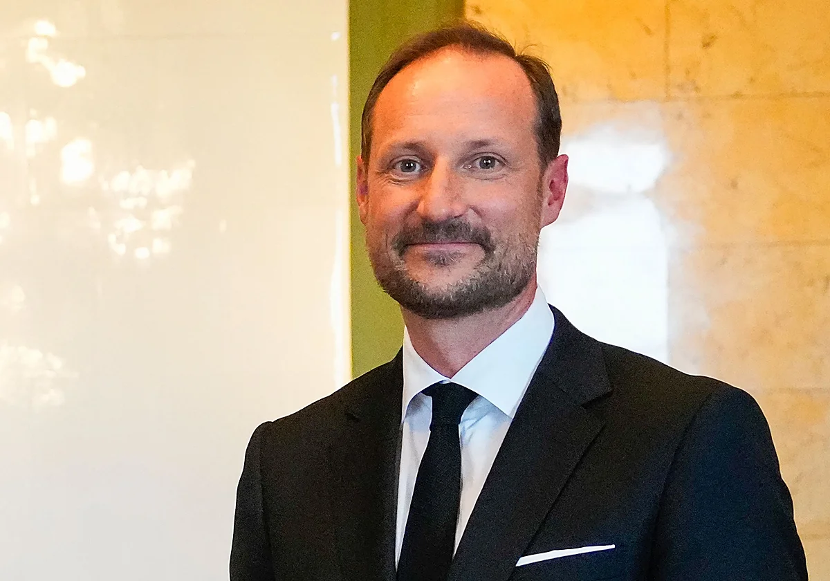 Haakon VIII pide a los noruegos defender la libertad incluso «con la vida» en su primer discurso como rey