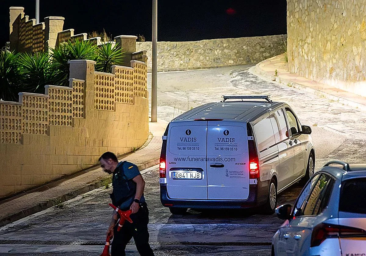Un perito inspecciona el jacuzzi de Cullera para buscar la causa del atrapamiento mortal