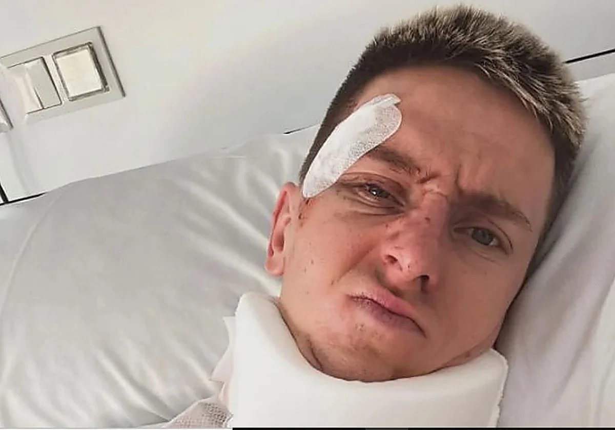 Pogacar comparte la primera fotografía tras su accidente en La Vuelta