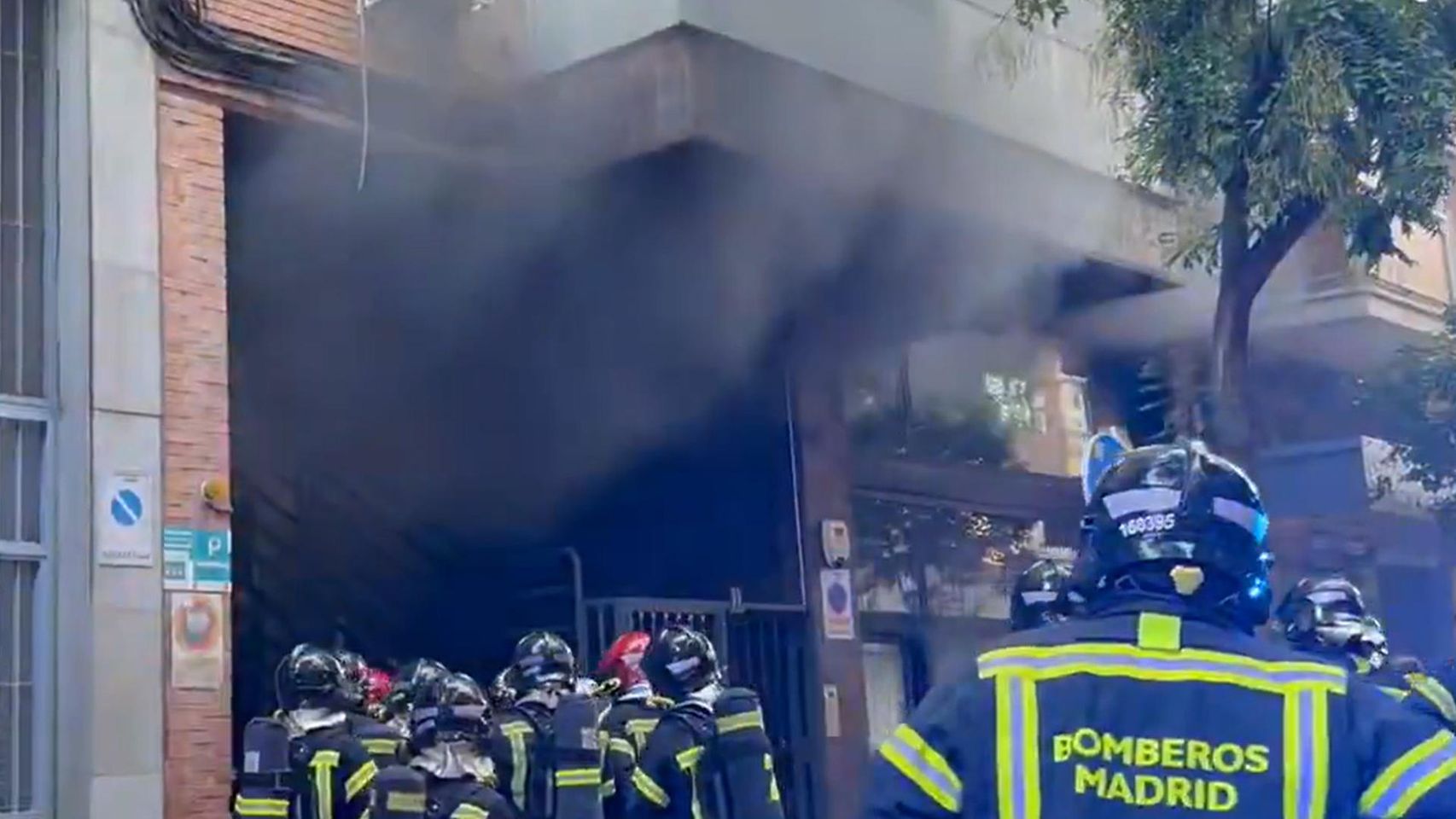 Tragedia en Arganzuela: muere un joven de 26 años tras incendiarse unos trasteros con bicicletas eléctricas