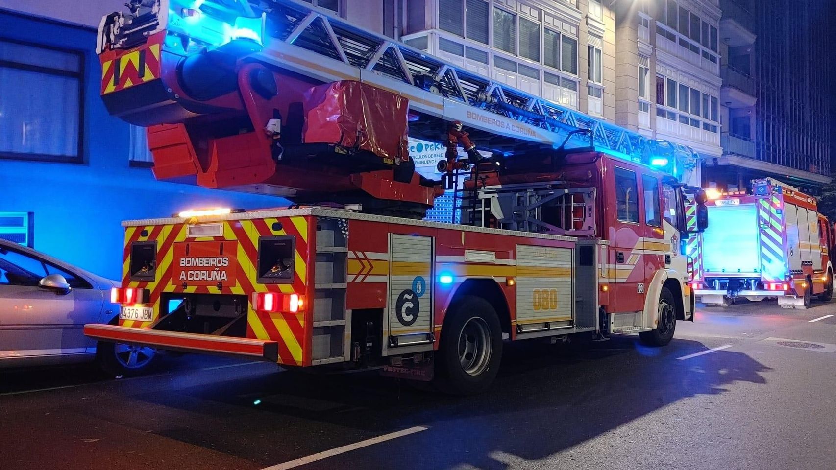 Arde de madrugada un contenedor en la avenida de Labañou, en A Coruña