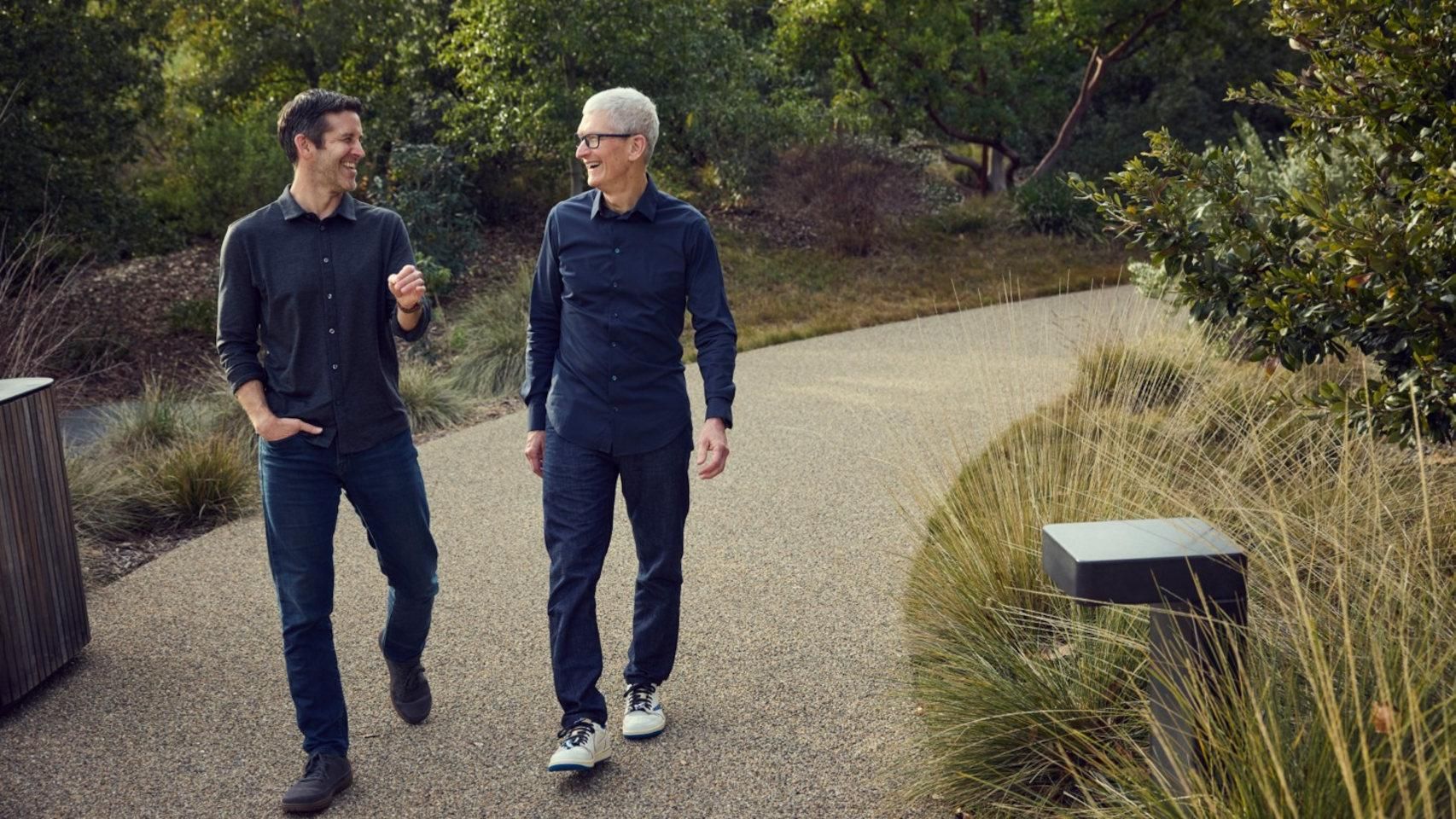 Apple estrena nuevo CEO: John Ternus tiene la IA como primer punto en la lista de retos que le deja el legado de Tim Cook