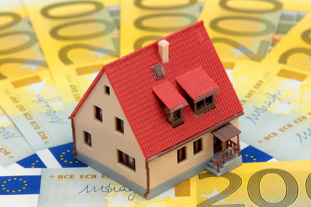 Alta tensión que no cesa sobre la vivienda