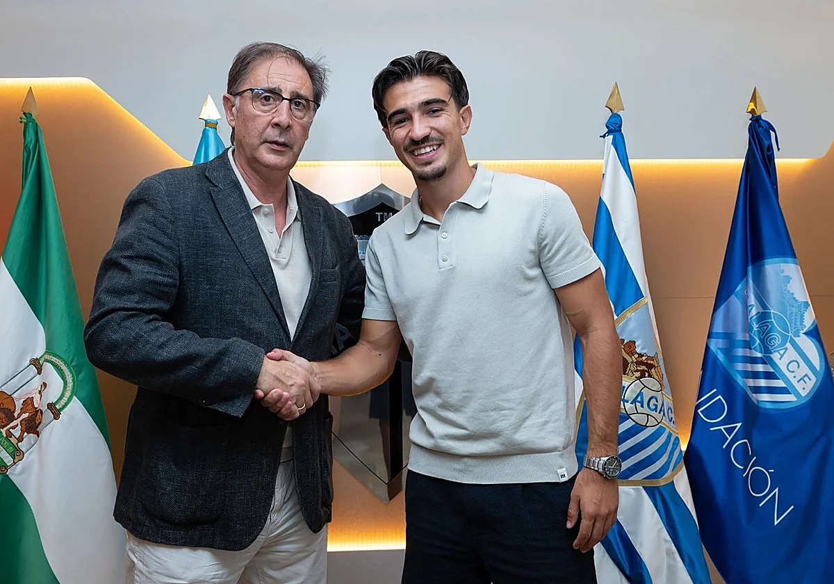 El canterano del Málaga Arriaza renueva y se marcha cedido al Estepona
