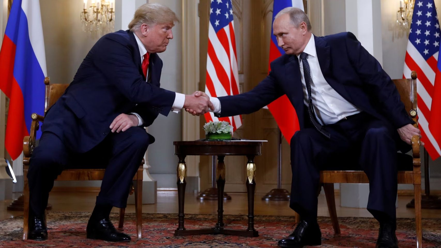 La debilidad militar de Trump envalentona a Putin: apunta al corazón de la OTAN con el ataque al aeropuerto de Leipzig