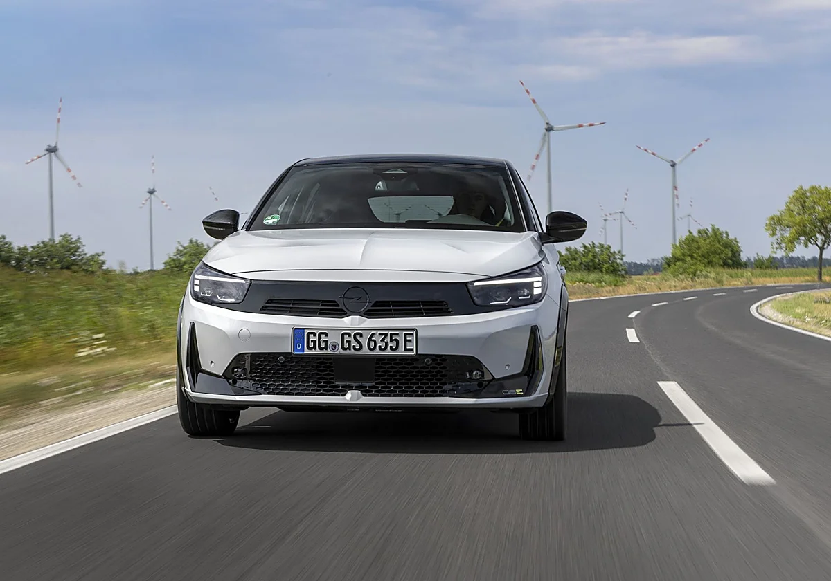 Hemos probado el Corsa GSE, el coche eléctrico más deportivo de Opel