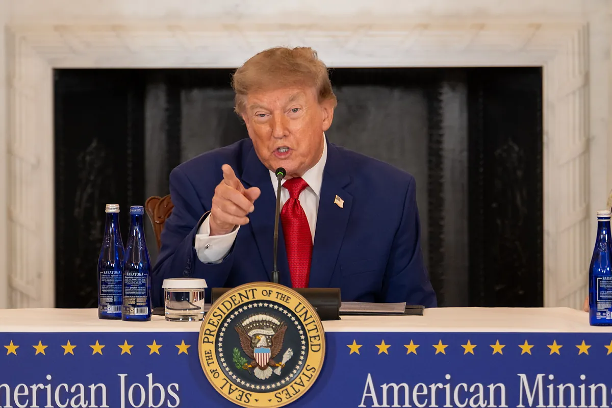 El presidente de EEUU sugiere rebautizar Ormuz como el "estrecho de Trump"