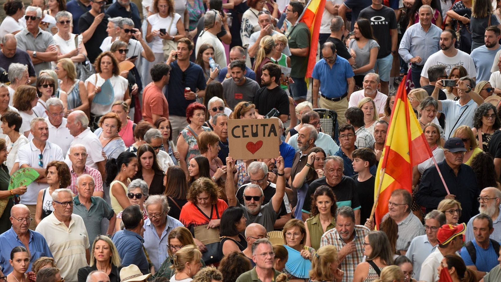 Manifestaciones por Ceuta hoy, en directo | Última hora de las protestas en Madrid, Barcelona y el resto de España exigiendo soluciones a la crisis migratoria