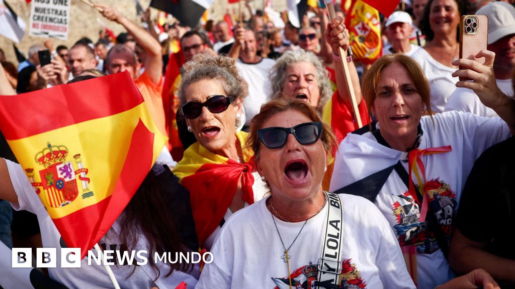Protestas en España por la respuesta del gobierno de Pedro Sánchez a la crisis migratoria en Ceuta