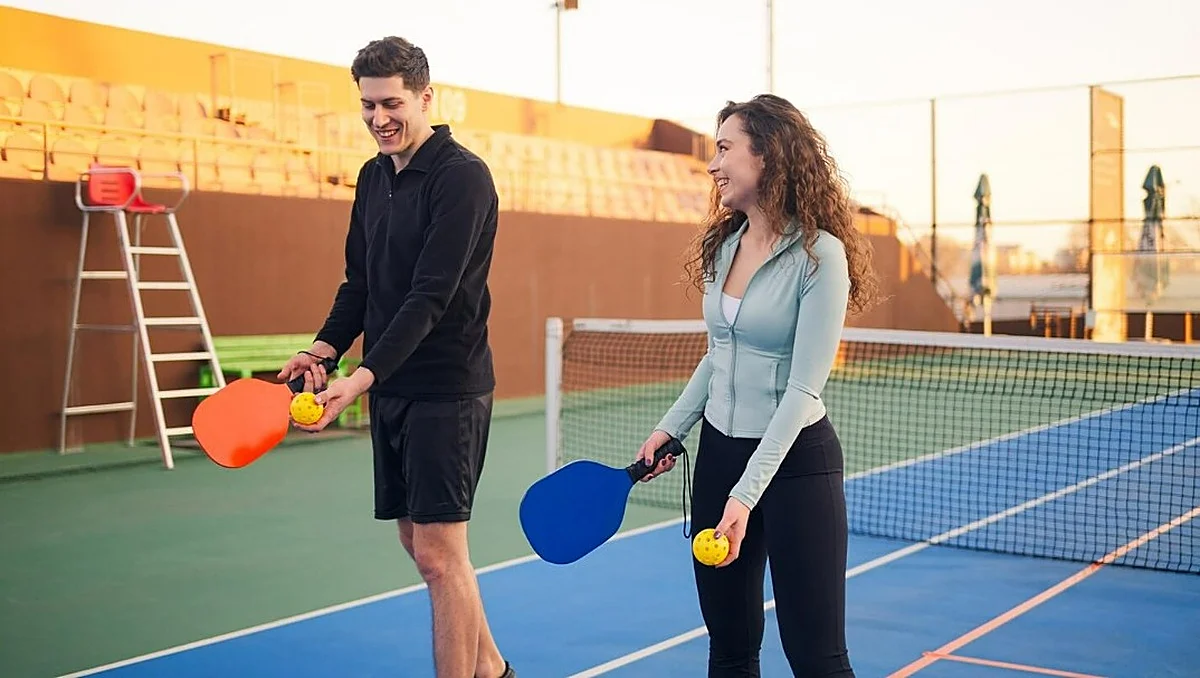 Domina el giro y control con esta paleta de pickleball que reduce vibraciones