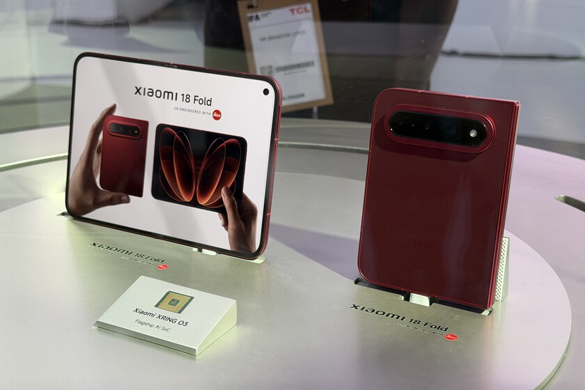 El Xiaomi 18 Fold cambia de forma para "solucionar la limitación habitual de los plegables". Y apunta directamente al iPhone Ultra