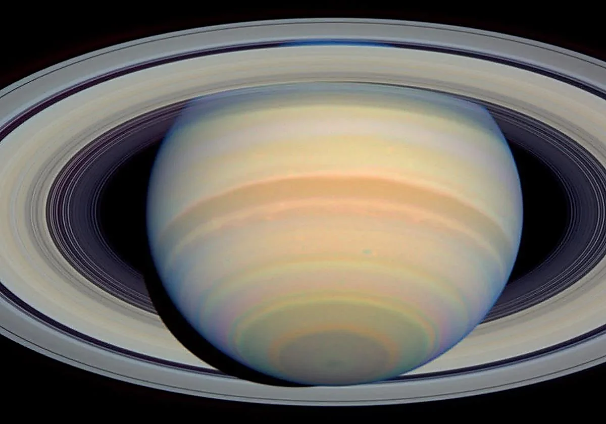 El extraño cielo de Saturno