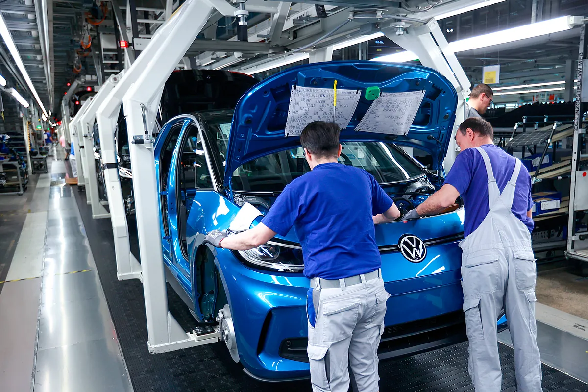 Volkswagen aprueba el plan de ajuste: recortará 50.000 empleos y deja en el aire cuatro plantas alemanas