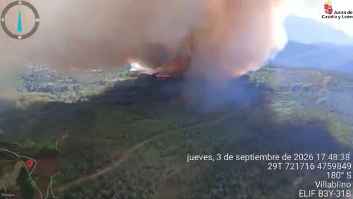 DIRECTO | Logran frenar el avance del incendio hacia Sosas de Laciana, pero hay un herido con quemaduras