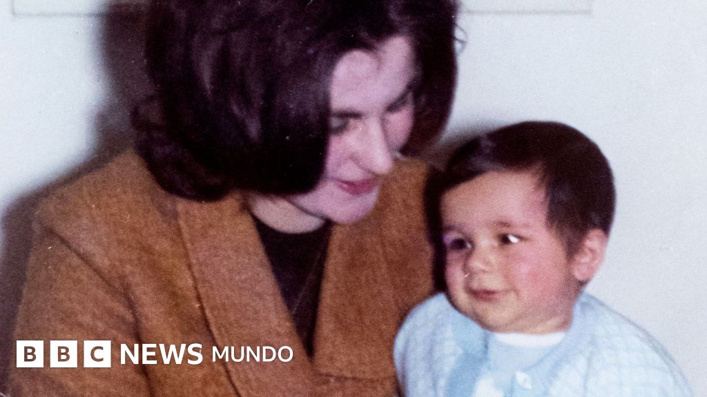"Me dijeron que jamás lo volvería a ver": las más de 250.000 solteras que fueron forzadas a dar sus hijos en adopción a mediados del siglo pasado en Reino Unido