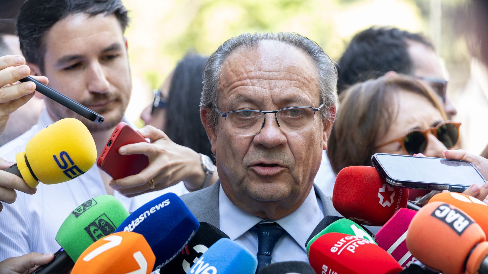 Las CCAA del PP y del PSOE ven "aberrante" el nuevo modelo de financiación a su llegada a la cumbre con Hacienda
