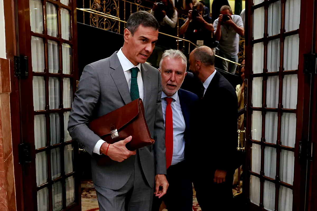 Sánchez se queda solo por el colapso de Ceuta