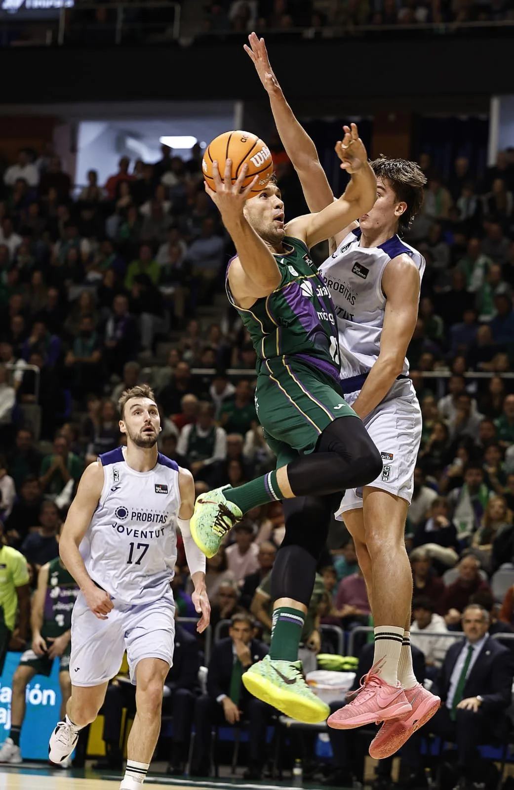 Vendaval de juego y acierto