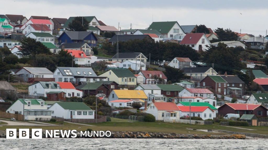 Reino Unido asegura que su apoyo a las Malvinas/Falklands se mantiene "inquebrantable" tras las reivindicaciones de Milei