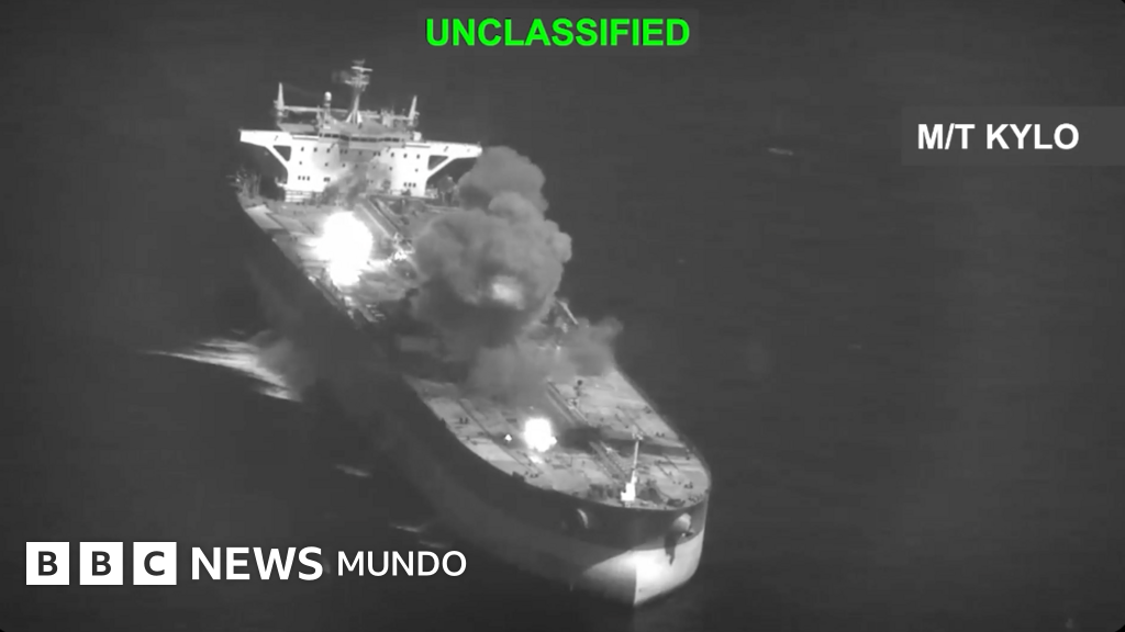 Estados Unidos ataca tres petroleros iraníes tras afirmar que sus buques de guerra fueron objeto de un ataque