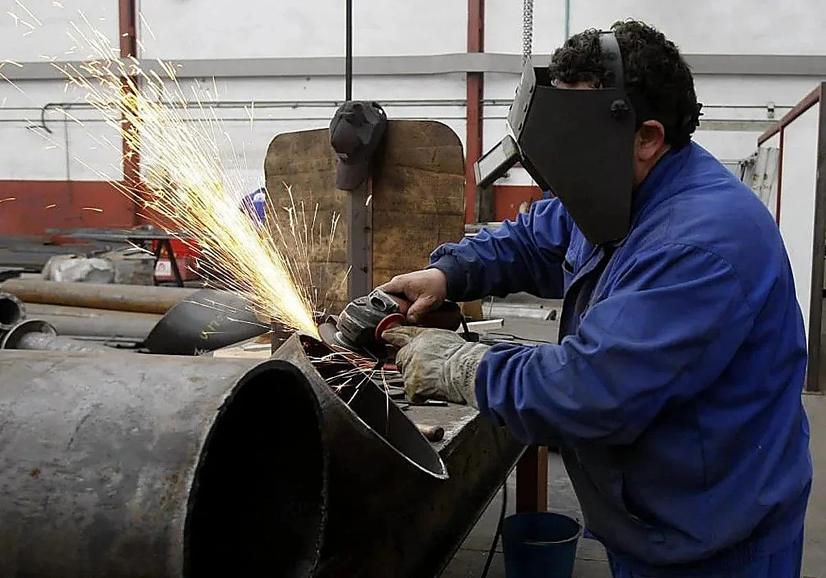 La industria andaluza acelera su crecimiento muy por encima de la media española
