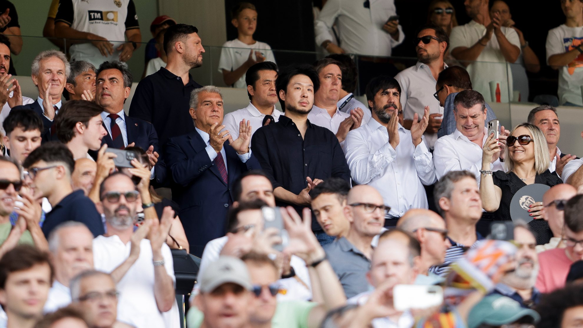 Mestalla estalla contra todos en el estreno de Kiat Lim: bronca total al palco, Corberán y los jugadores