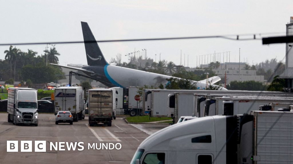 Al menos 5 muertos al accidentarse un avión de carga en el aeropuerto de Miami
