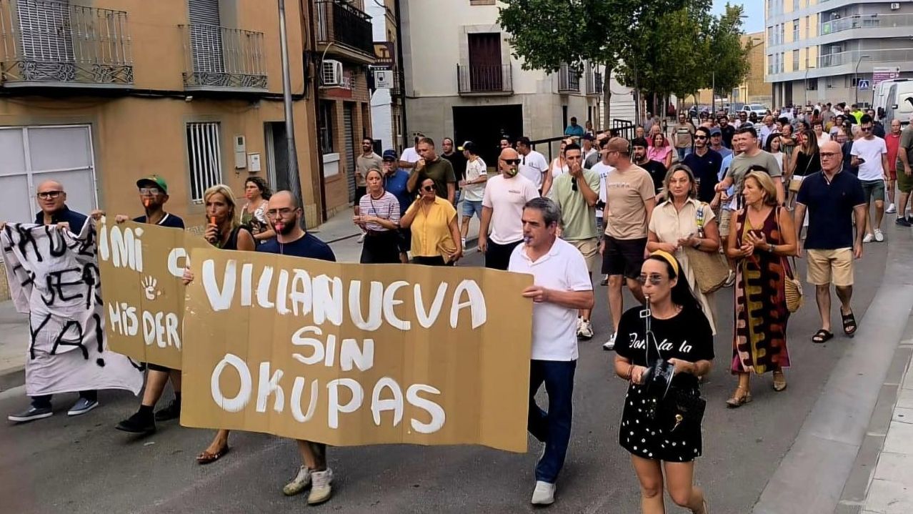 Desalojan a la fuerza a un okupa que le había quitado la vivienda a un anciano hospitalizado en un pueblo de Zaragoza