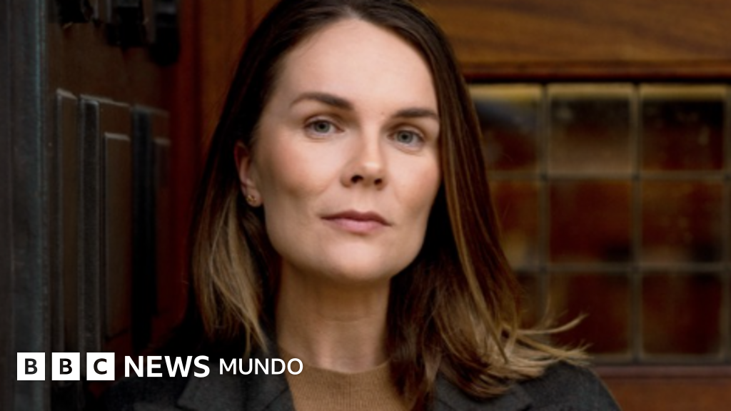 "Las influencers que fingen sumisión a sus maridos manejan imperios multimillonarios"