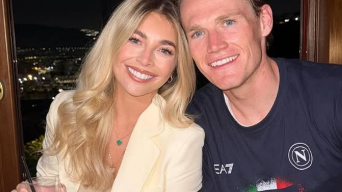 La prometida de McTominay, ante la operación cardíaca del futbolista: "A tu lado, siempre orgullosa de ti"