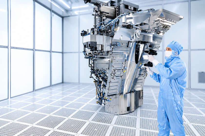 Zeiss asegura que China va 15 años por detrás de sus ópticas para fotolitografía
