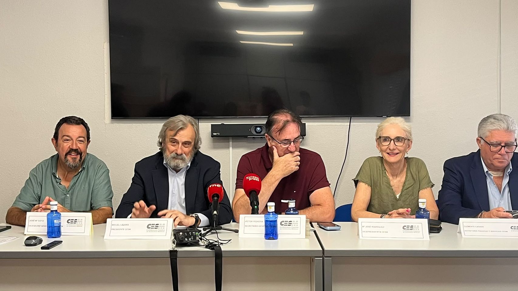 Los médicos iniciarán una huelga permanente indefinida en octubre: "No vamos a parar venga quien venga"