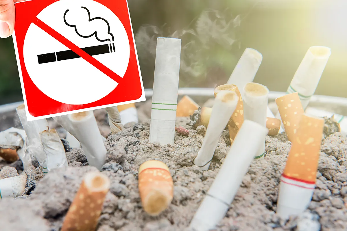 ¿Fumar protege contra el Párkinson? Un estudio apunta al monóxido de carbono exhalado como factor protector, no al tabaco