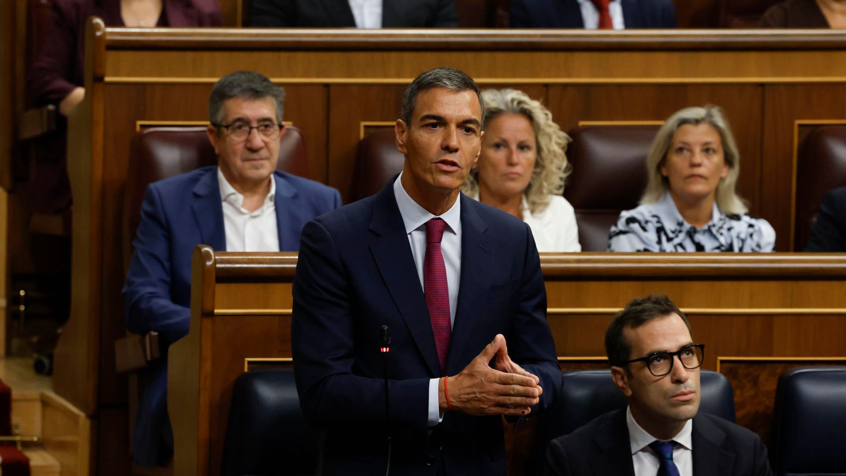 Sánchez elude toda referencia a la crisis de Ceuta durante la sesión de control pese a las preguntas de Feijóo y Abascal