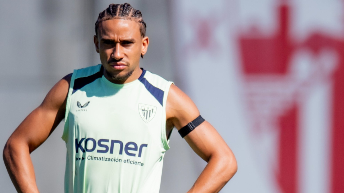 Johaneko: "El míster me dice que esté siempre preparado porque puedo jugar en varias posiciones