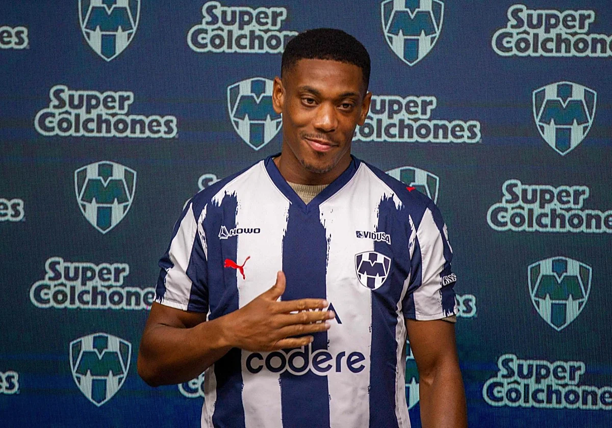 El atacante Anthony Martial entra en la agenda del Málaga