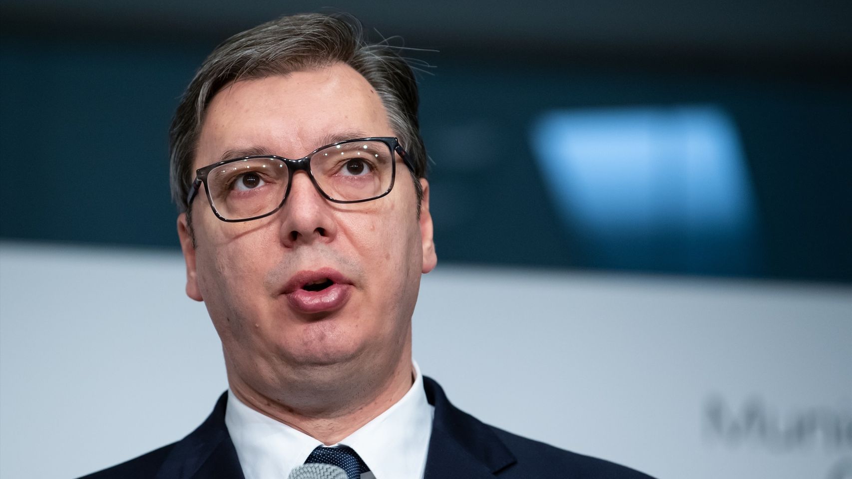 Vucic adelanta a octubre las elecciones legislativas en Serbia tras recibir el reproche de la UE por homenajear a Ratko Mladic