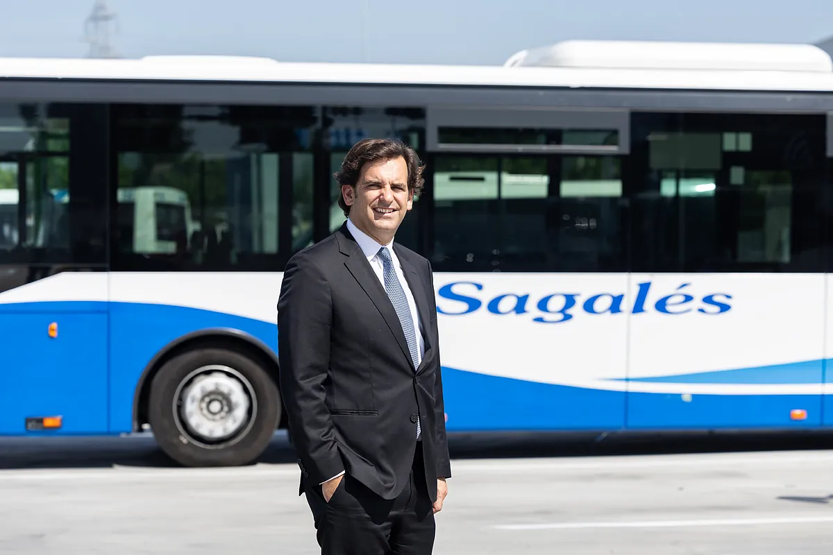 Sagalés se diversifica y entra en Andalucía con la compra de un operador de bus discrecional