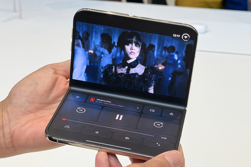 He tenido el iPhone Duo en las manos. Y he entendido perfectamente a quién va dirigido