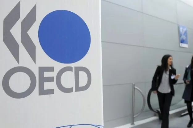 El paro de la OCDE cae al 4,9% en julio y roza mínimos históricos