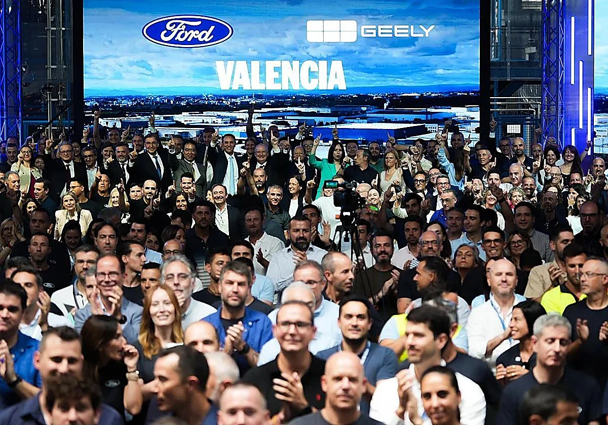 Ford presenta a la plantilla de Almussafes una hoja de ruta laboral ajena al pulso de Trump