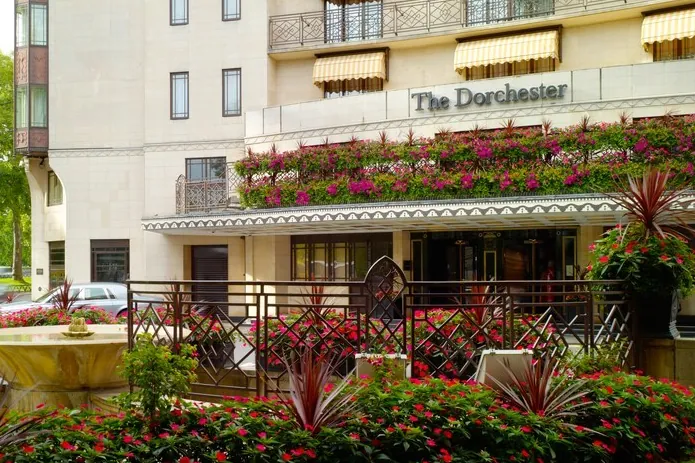 El Hotel Dorchester confisca y vende un coche de la familia real de Catar por una factura impagada