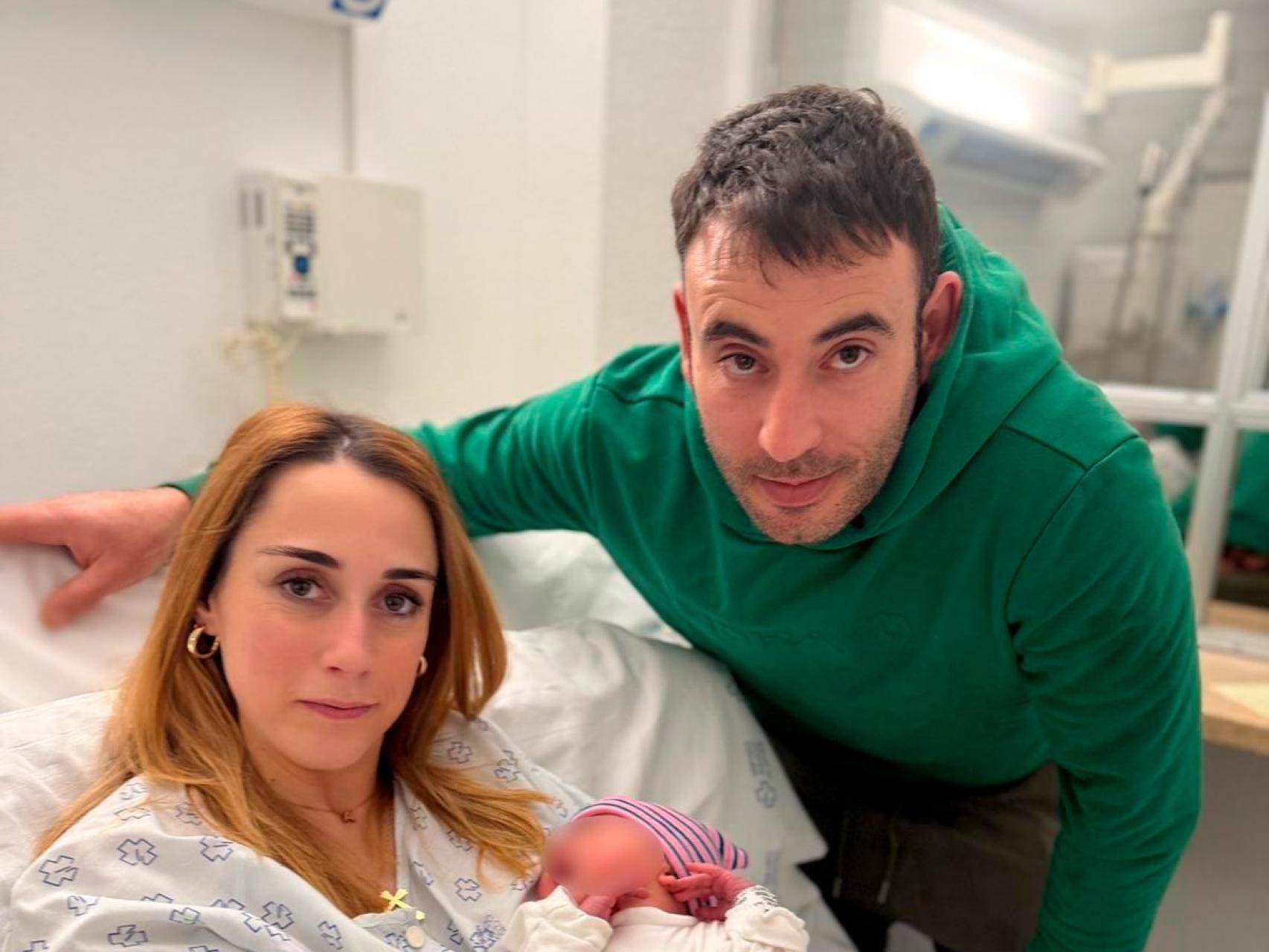 Elena, Coral, Erik y María, los primeros bebés nacidos en España en 2026 al tiempo que sonaban las campanadas