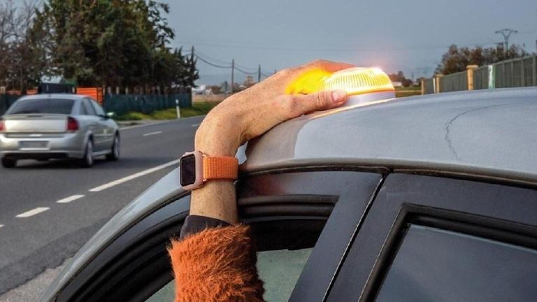 Entra en vigor la obligatoriedad de portar las balizas V-16: un negocio que moverá hasta 1.900 millones de euros